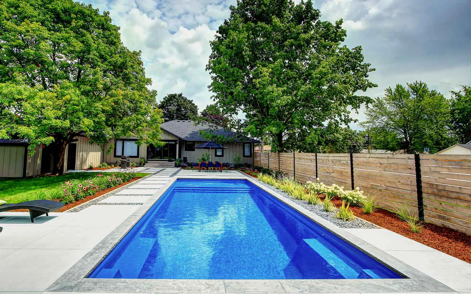 The Pinnacle, a fiberglass pool design manufactured by Leisure Pools